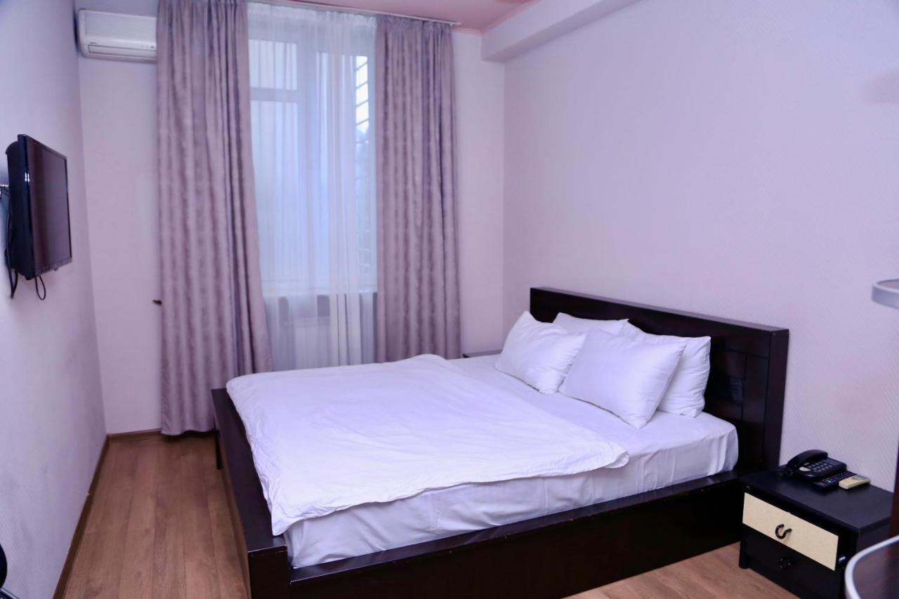 Taste Tbilisi Hotel Luaran gambar